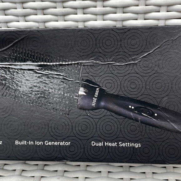 NWOT- Jose Eber 4 in 1 Volumizing Hot Brush- Black - Picture 2 of 11